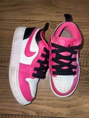 Nike Kids Pink, White & Black Low-Top Sneakers